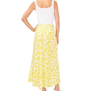 Vince camuto NWOT

Women's Printed A-Line Maxi Skirt Small